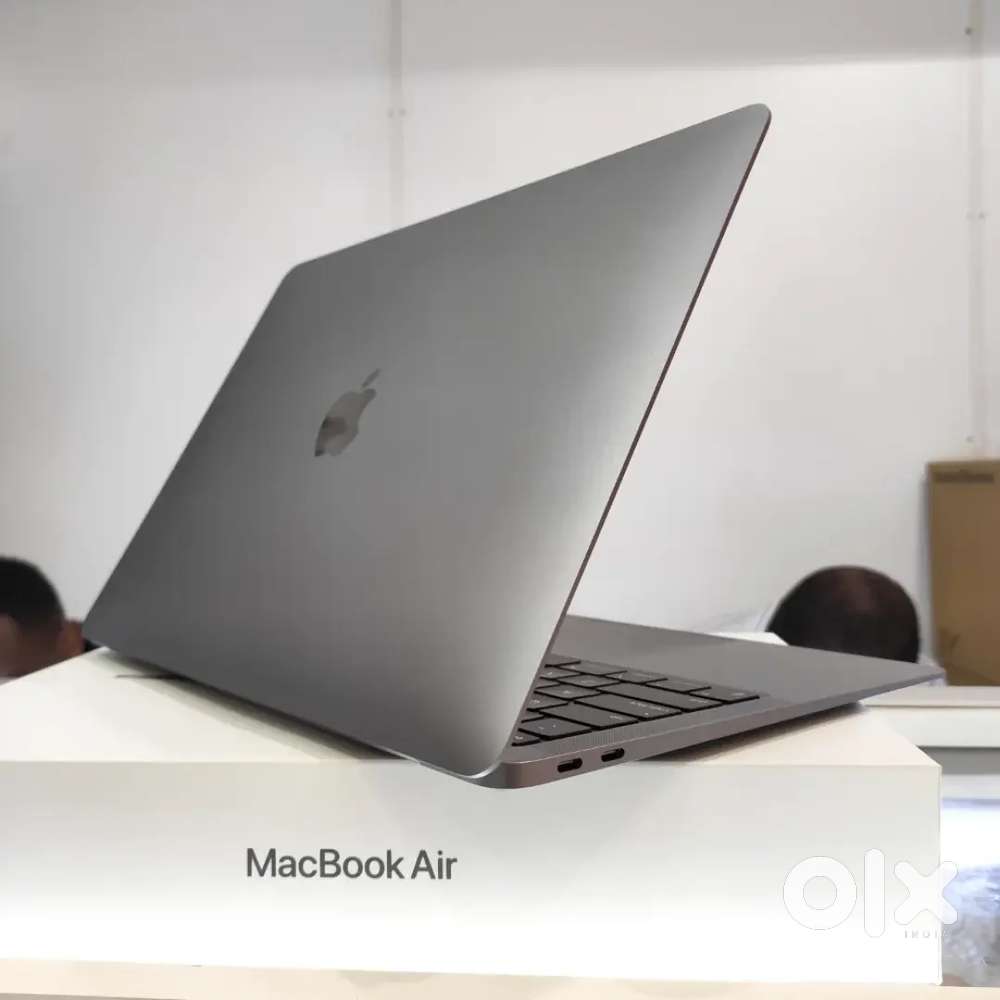 Macbook air M1 -  8/256 2022 no scratch