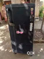 LG fridge acchi condition me hai