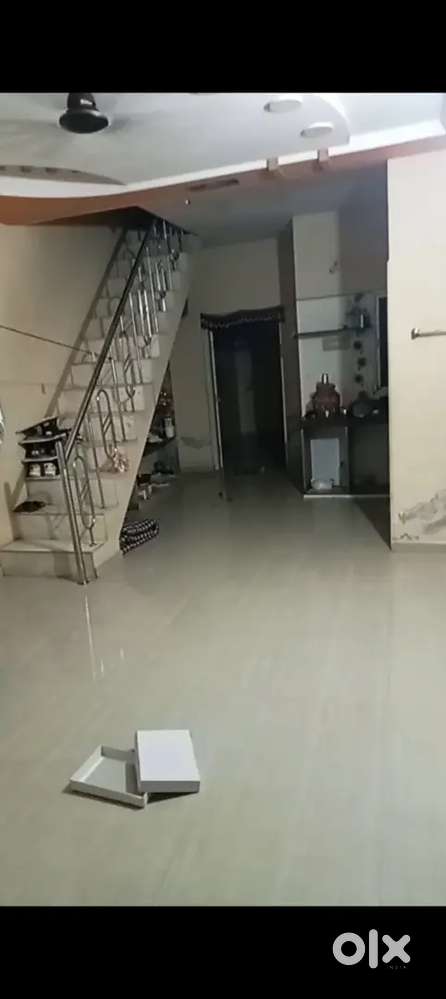 1 Girl roommate (job karti hoi) requirement