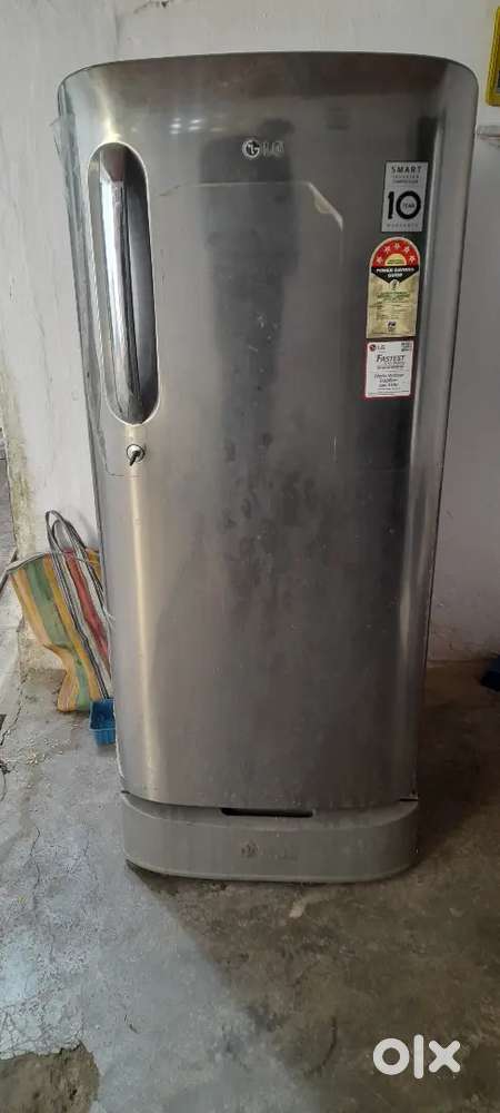 New looking LG fridge