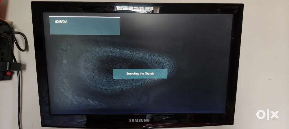 Samsung 21 in Tv along with wall mount