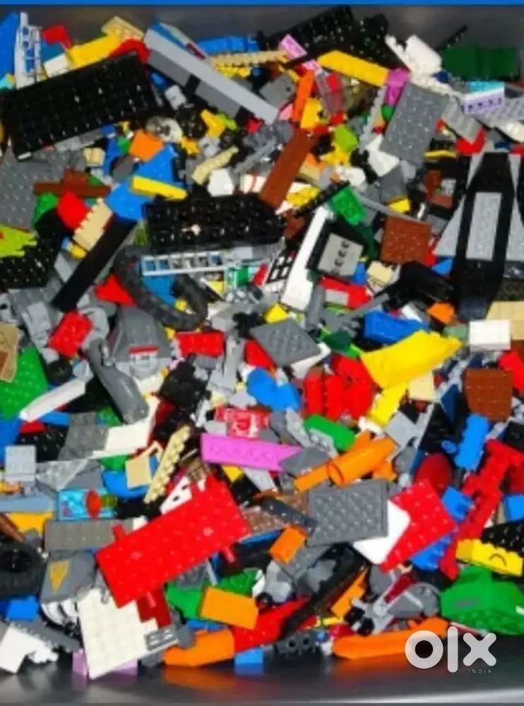 Lego plats an tyre pieces and bricks