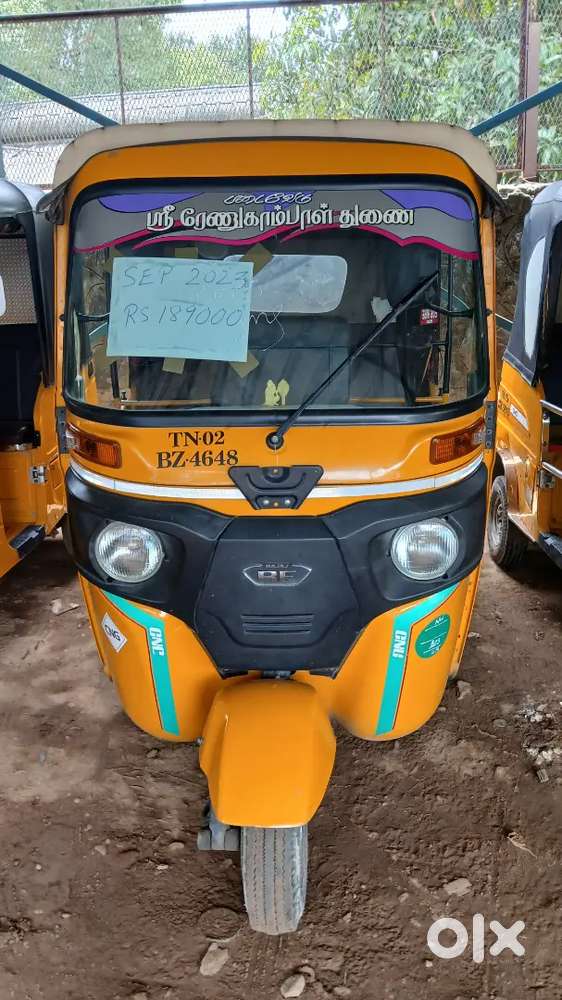 BAJAJ RE CNG