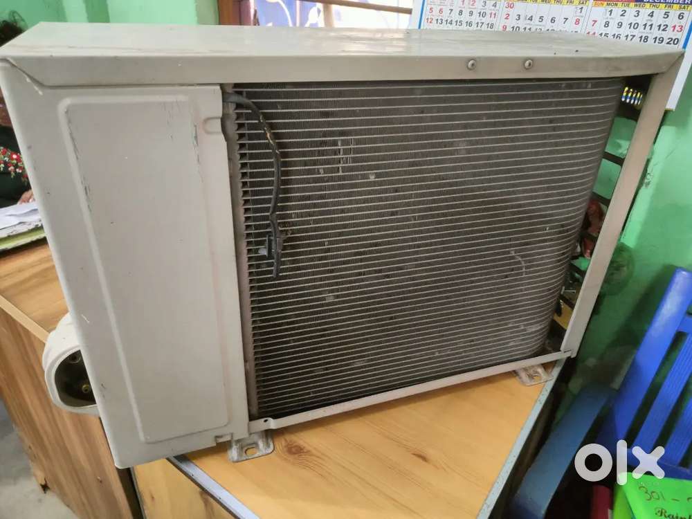Lg 1 ton ac good condition