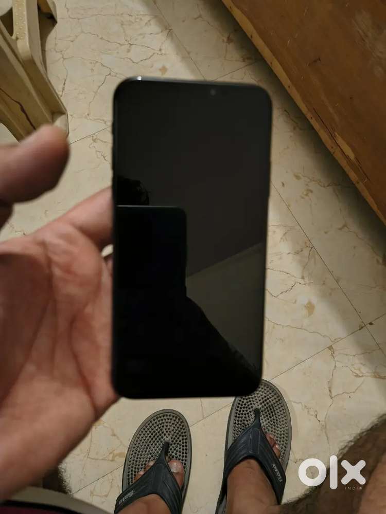 iPhone x 64 gb scratch less