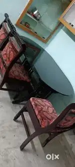 4 chairs dinning table