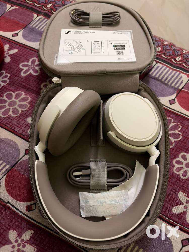 SENNHEISER ACCENTUM PLUS WIRELESS HEADPHONES
