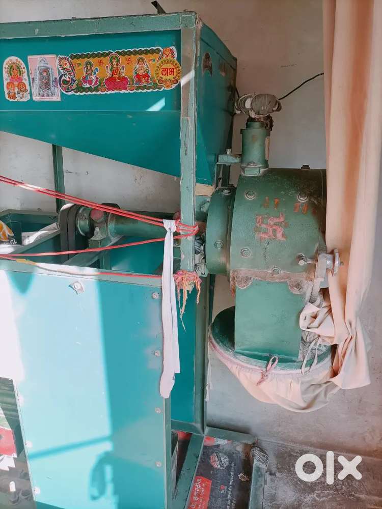 Atta Chakki Palvlizer 7.5 HP With Motor Working