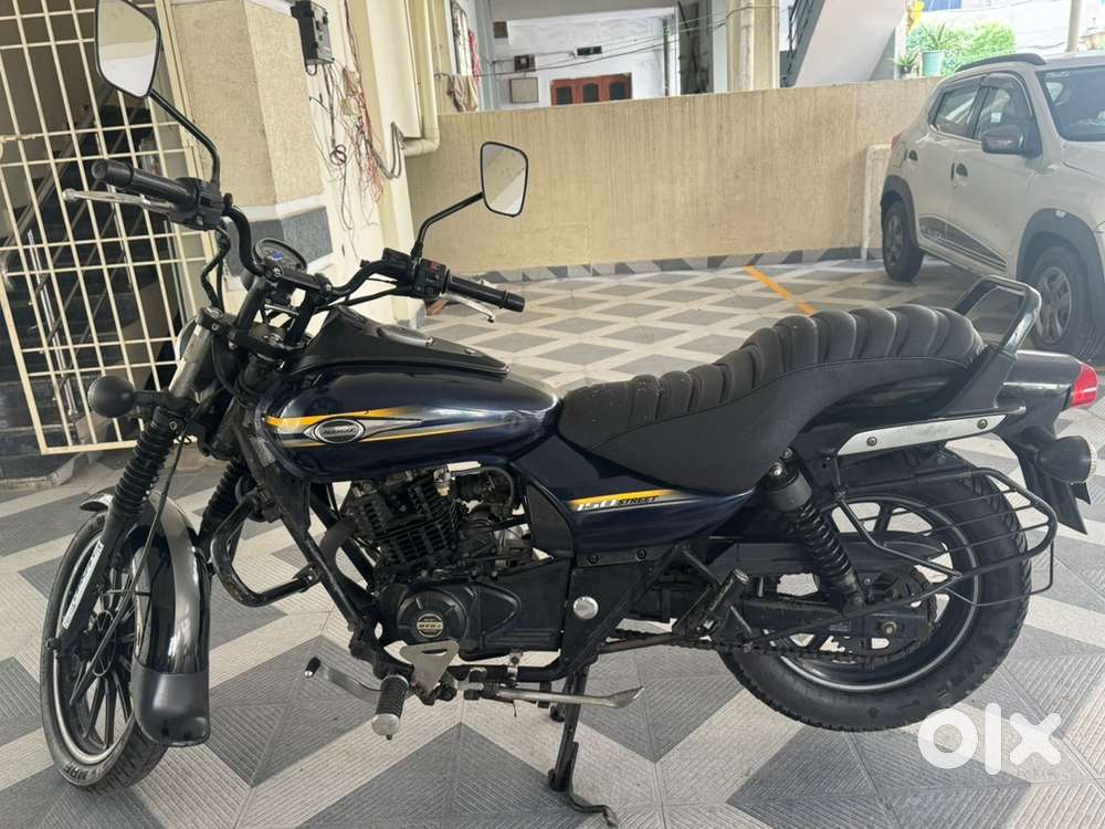 Bajaj Avengers 150 Street 2016 model