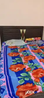 Bed worth 25000 selling for only 5000