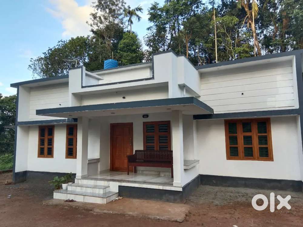 House&12cant plot for sale in manant havadi