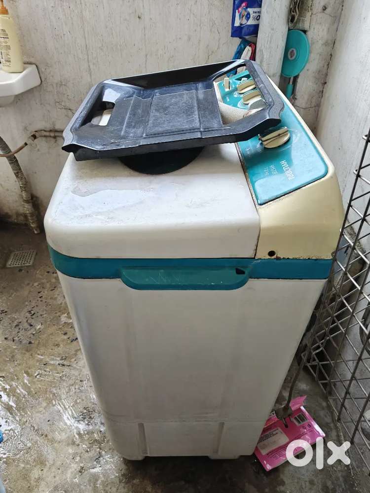 Semi automatic washing machine on sell