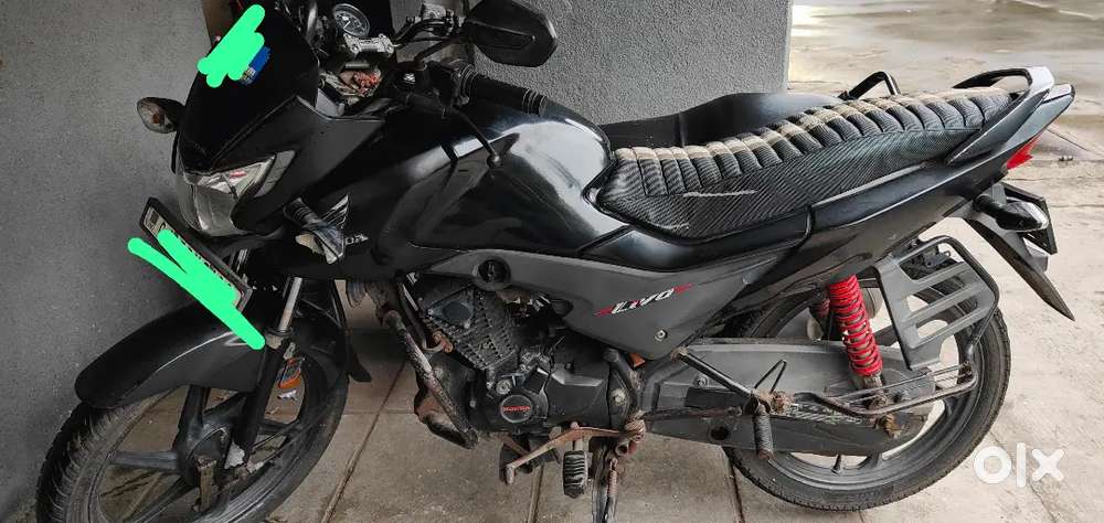 One hand very less used