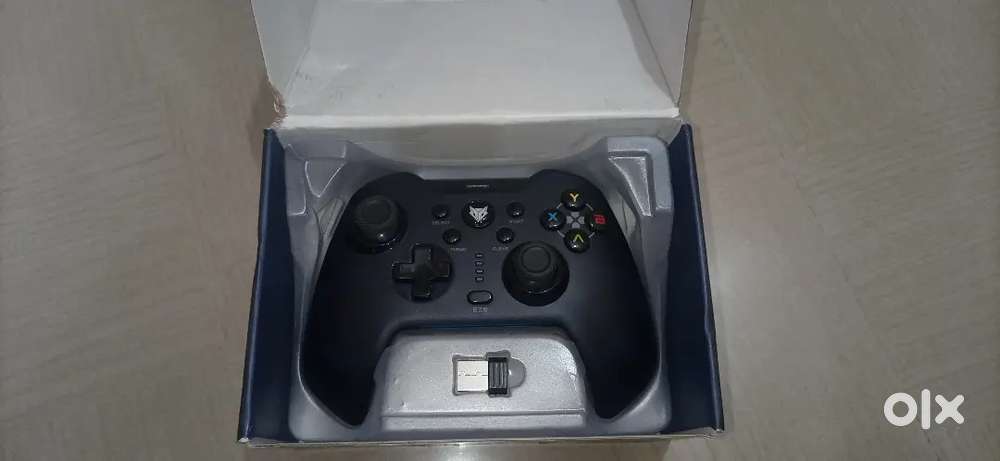 EVO FOX Elite X Gamepad with USB HUB