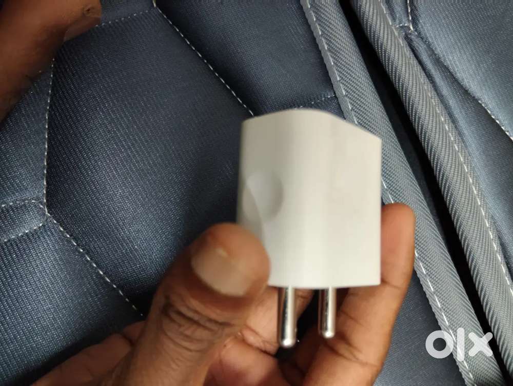APPLE ORIGINAL ADAPTER
