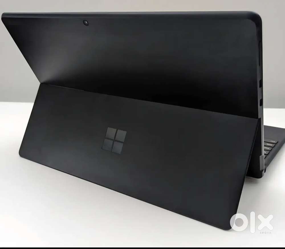 Surface Pro 9 i5/8GB/256GB Warranty till 2026