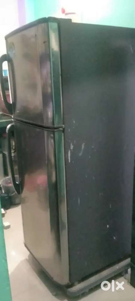 Samsung double door refrigerator 5 star urgent sale (price negotiable)