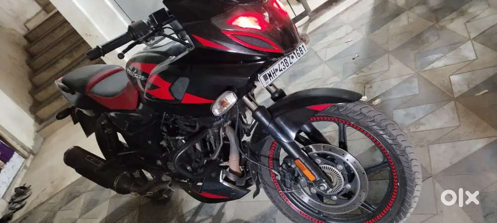 Pulsar 220 f