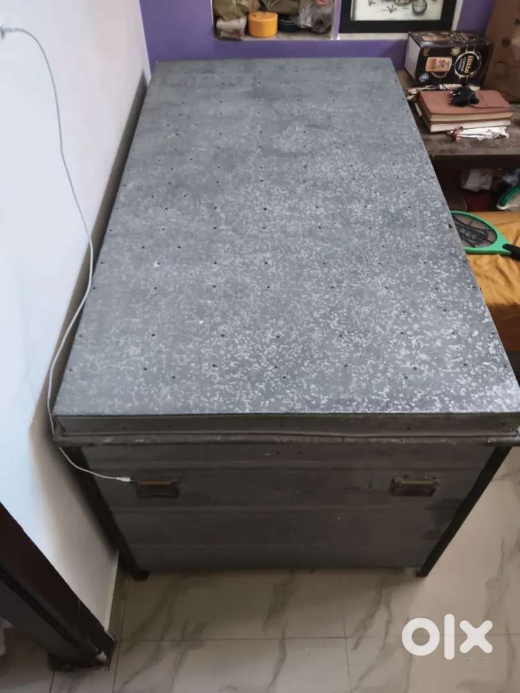 लोहे का बक्सा