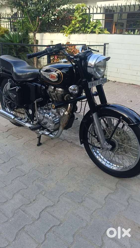 Bullet standard showroom condition very nice first owner