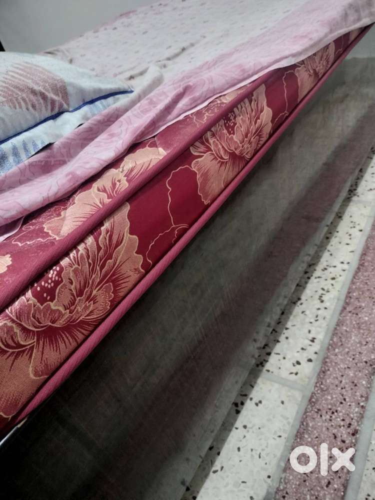 Sleepwell mattress and single bed