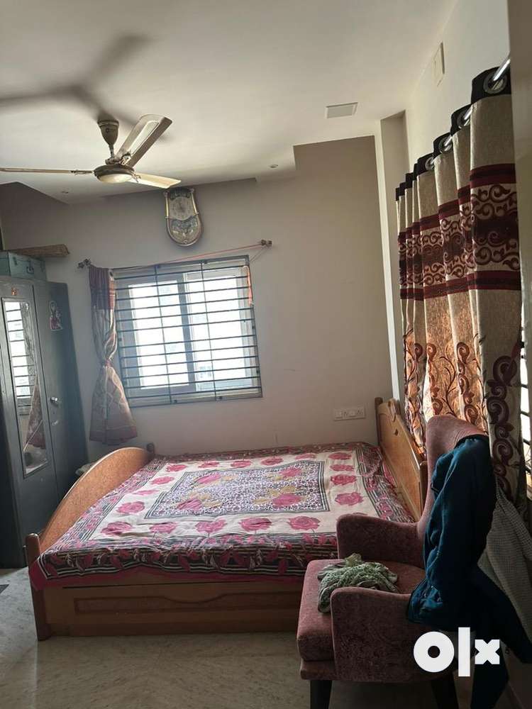 Urgent Required 1 male roommate..