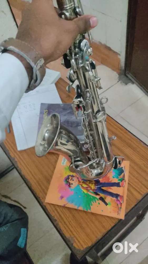 Saxophone with no damage...
