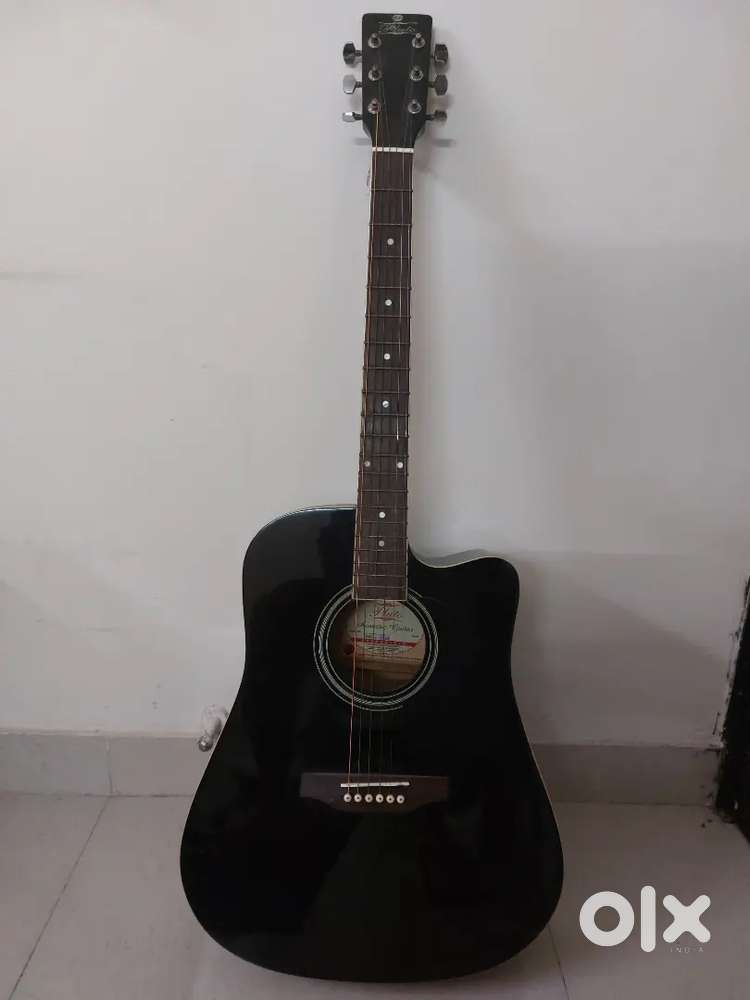 Acoustic Guitar for Sale 2000 only