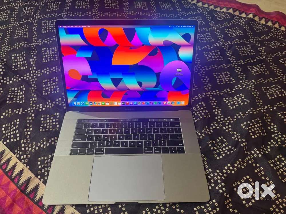 TouchBar MacBook pro i7 2.7ghz 16gbram 512gbssd 2gb AMD RADEON + Iris