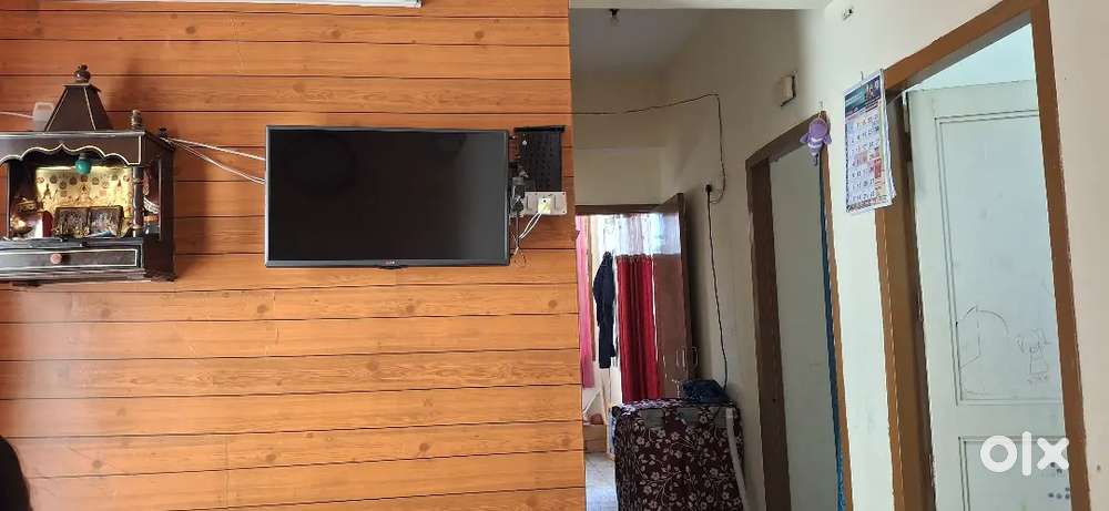 LG 32 LEd TV for sale