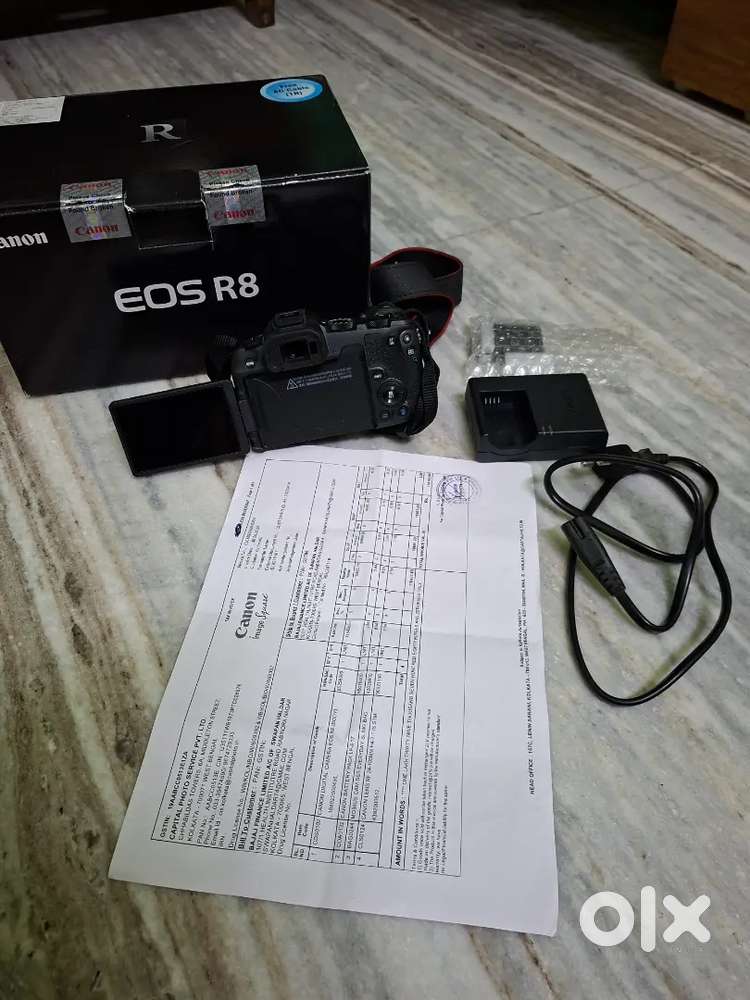 Canon r8 camera.