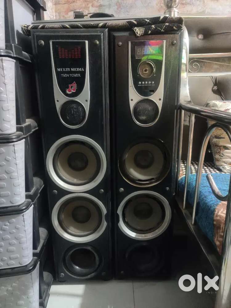 Tower speakers