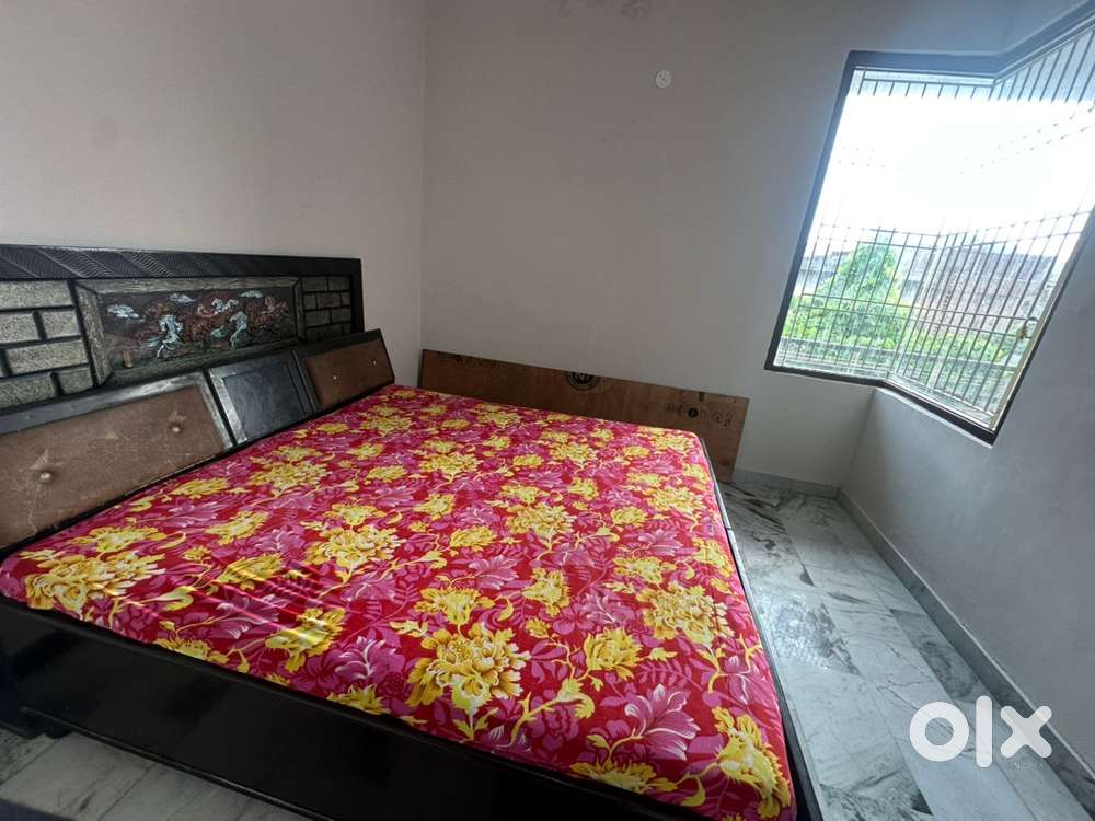 Room for rent for job person minimum two peoples