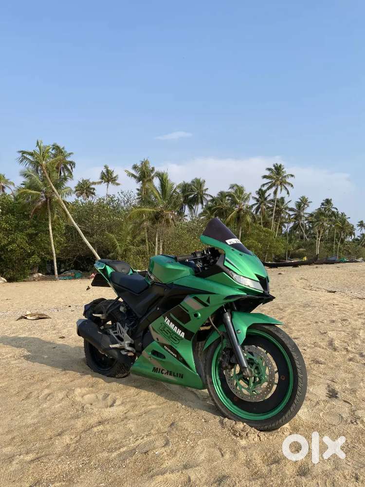 Yamaha R15 v3 good condition,new battery,new self motor