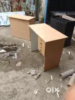 2drawer little scratches table brand new