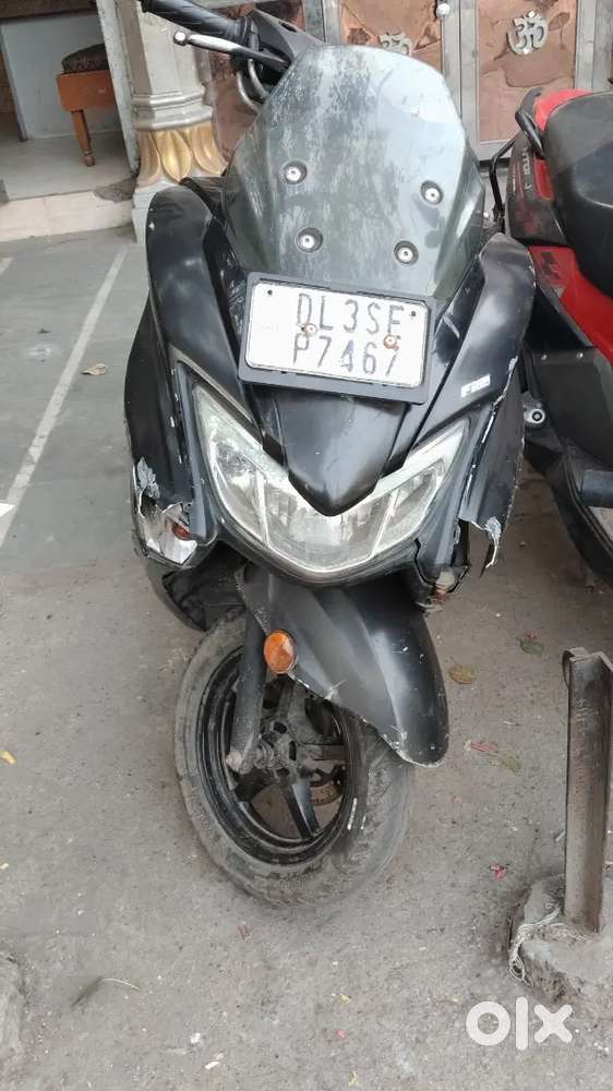 Good condition aage ke do panel change hone Hain