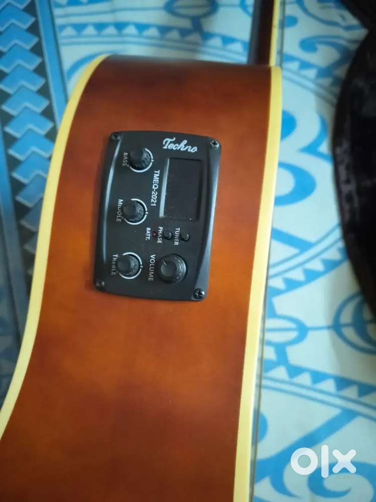 selling my guitar which is in  perfect condition. Price negotiable