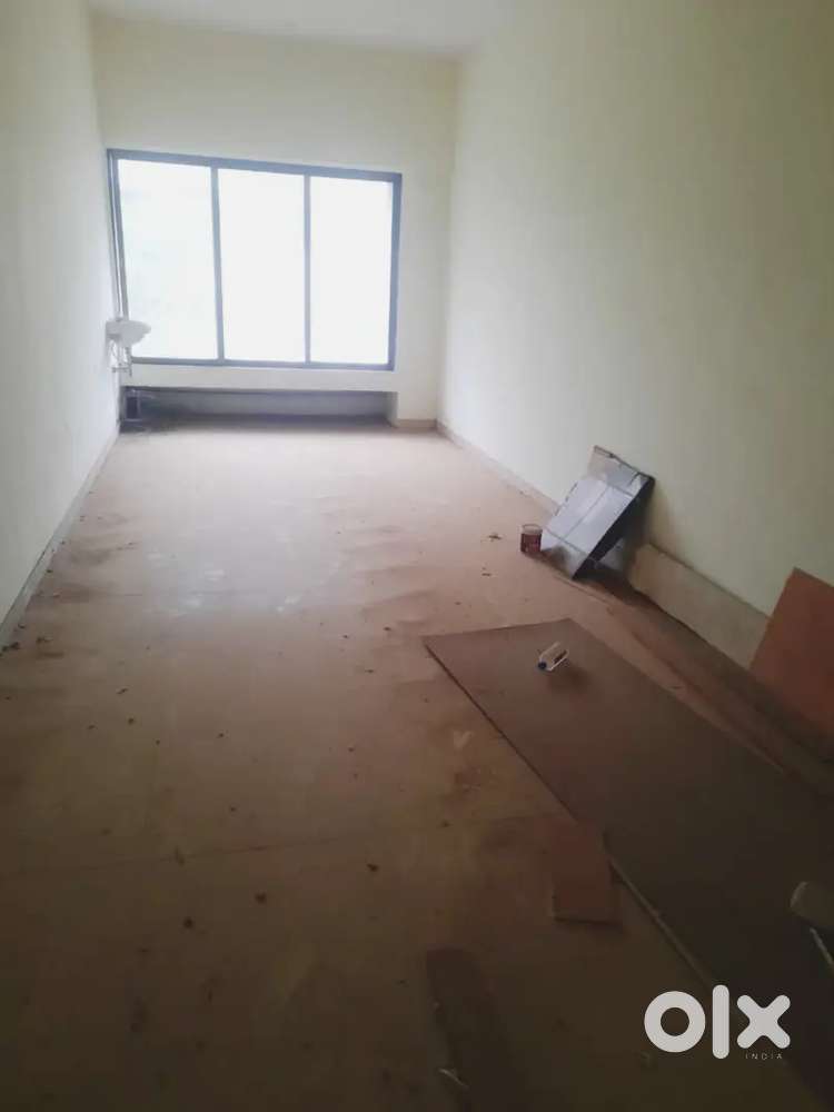 Office available on rent 2nd floor 270 sqft lift