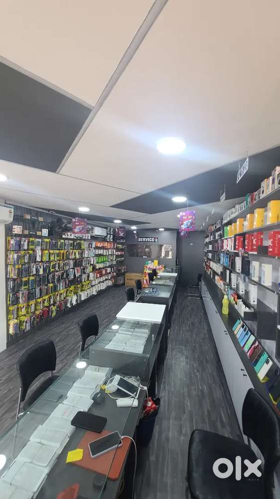 WANTED FEMALE STAFF