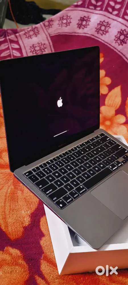 MacBook M1 ( non used)