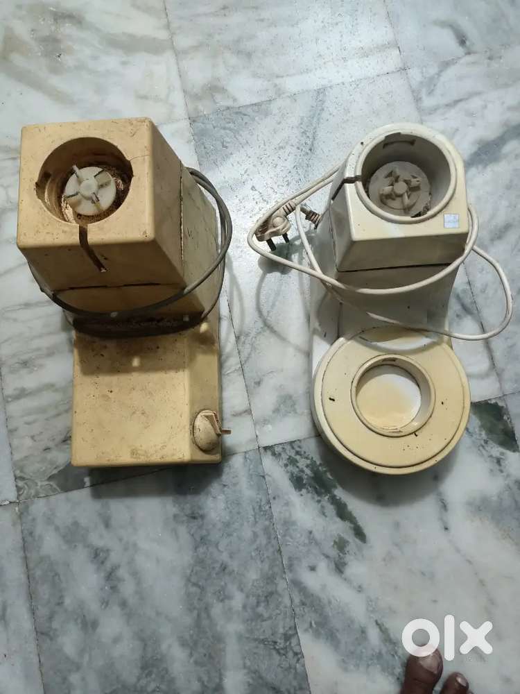 2 mixies in good working condition.