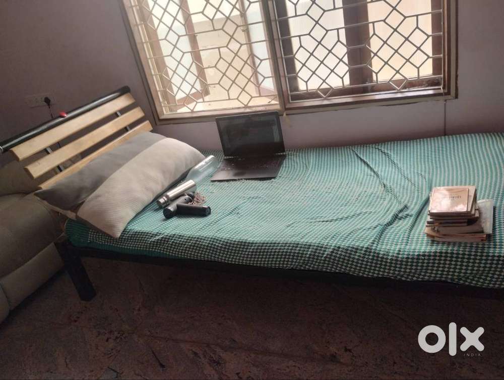 Sale of Single Rubber wood steel cot