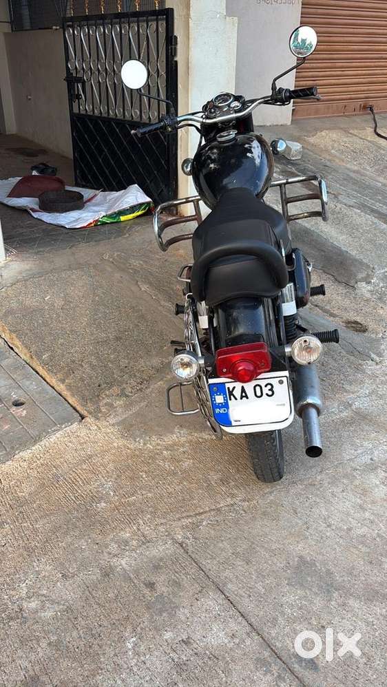 Old Royal Enfield Bullet 350