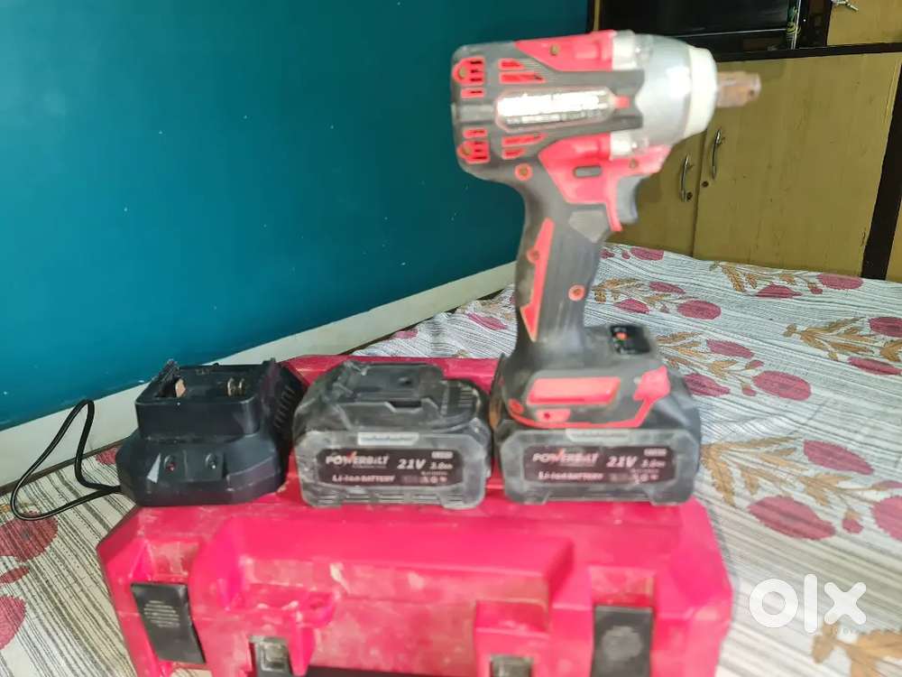 6 month old impact Wrench 21v