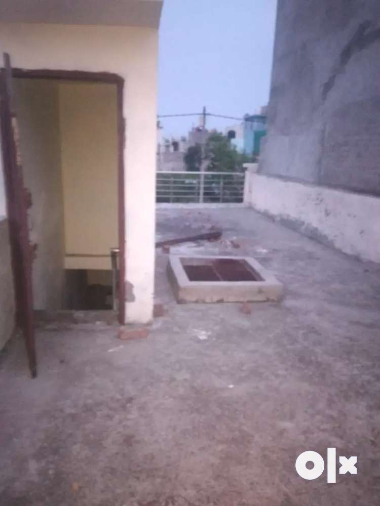 Small independent house 1.5 km from Delhi road opp Gandhi institute