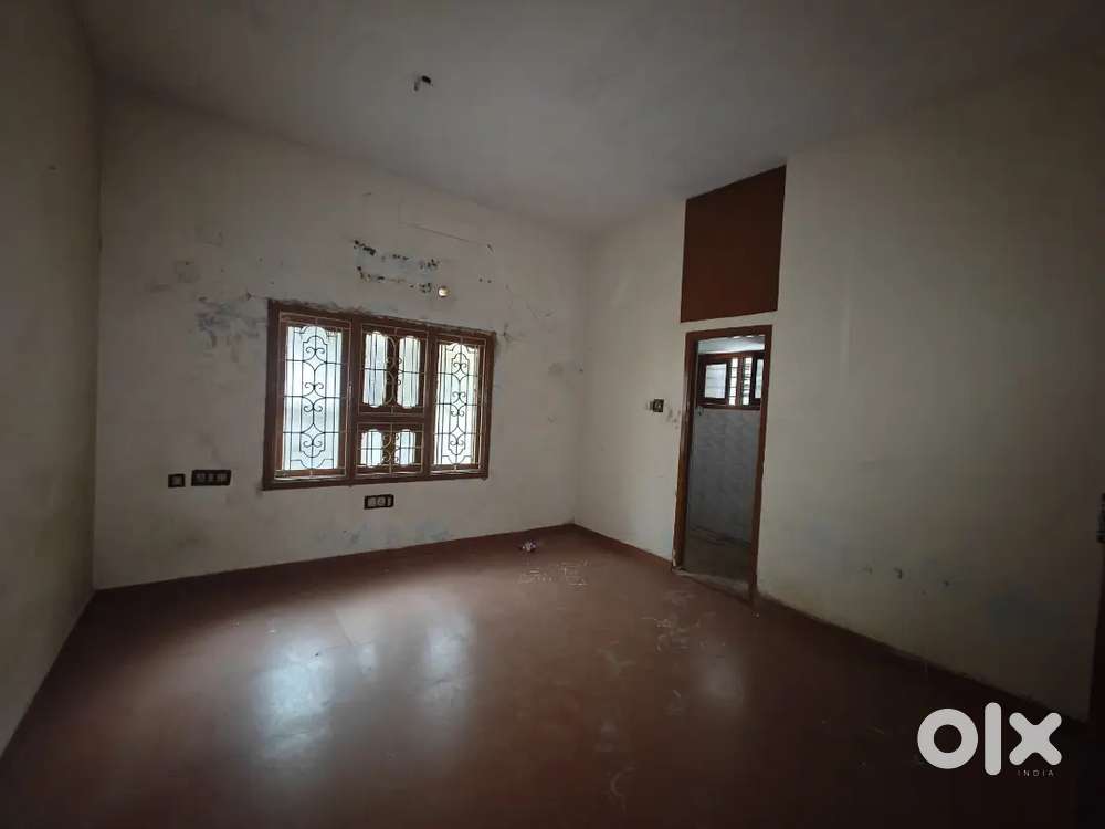 Single person room sharing 2500