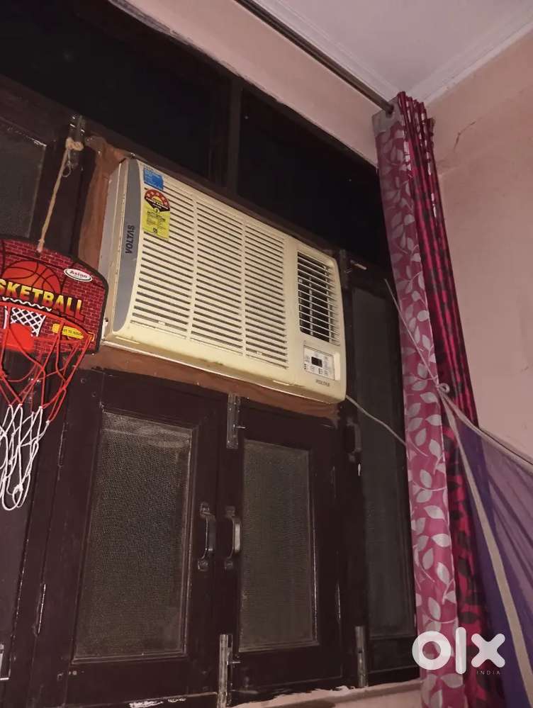 Voltas window AC