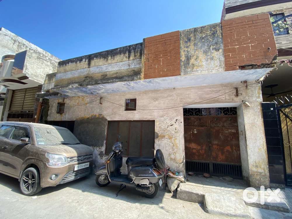 Old House To Sell, 150 Square Yards