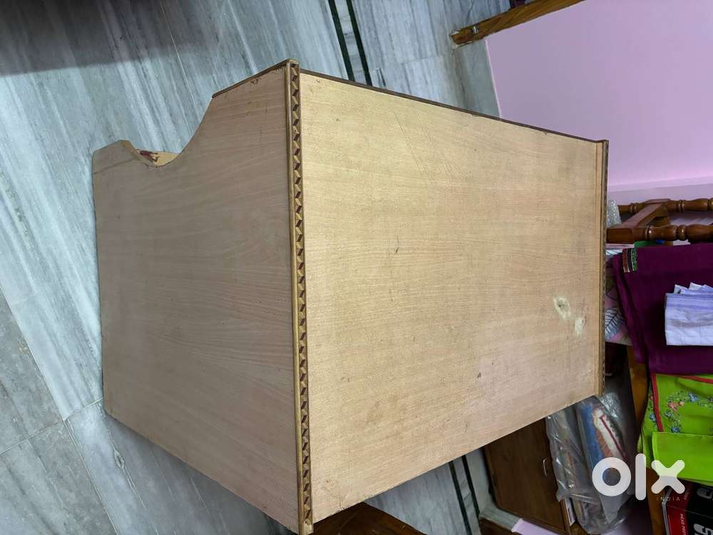 Computer table for sale