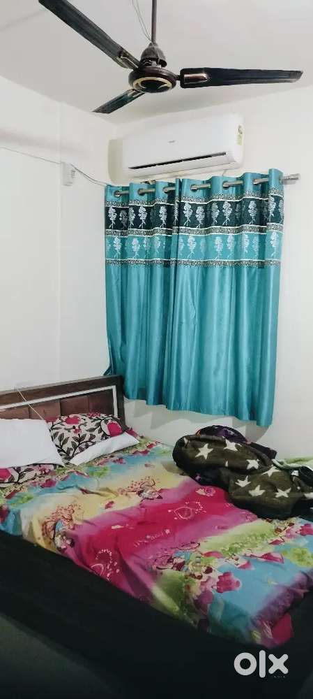 1 bhk flet rent par aapvano che only 1 k 2 paresan only for bechlar